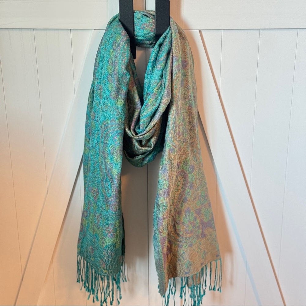 Silky rectangular scarf